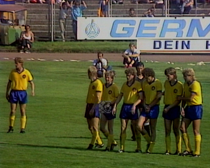 Panorama digital - Unsere Oberliga - Unser Verein - 1.FC Lok Leipzig - Unsere Mannschaften - Saison 1987/88 - Freistoßmauer