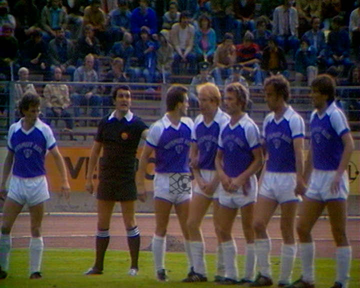 Panorama digital - Unsere Oberliga - Unser Verein - BSG Wismut Aue - Unsere Mannschaften - Saison 1983/84 - Freistoßmauer