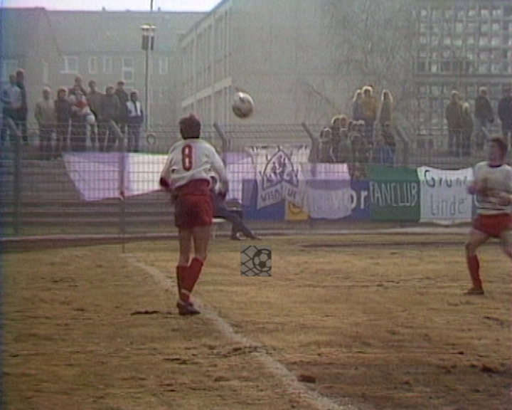 Panorama digital - Unsere Oberliga - Unser Verein - BSG Wismut Aue - Wir als Fans - Unsere Banner und Fahnen - Saison 1984/85 - Wir bei der BSG Motor Suhl