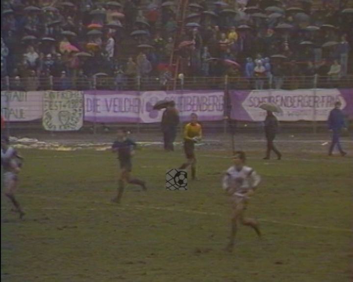 Panorama digital - Unsere Oberliga - Unser Verein - BSG Wismut Aue - Wir als Fans - Unsere Banner und Fahnen - Saison 1988/89