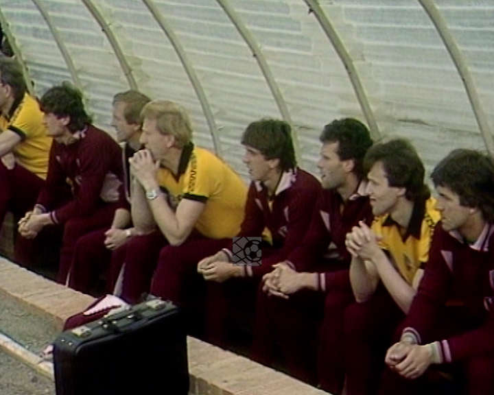Panorama digital - Unsere Oberliga - Unser Verein - SG Dynamo Dresden - Unsere Mannschaften - Saison 1983/84 - Spielerbank