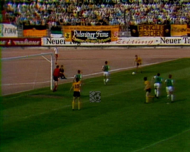 Panorama digital - Unsere Oberliga - Unser Verein - SG Dynamo Dresden - Wir als Fans - Unsere Banner und Fahnen - Saison 1983/84 - Wir beim FC Vorwärts Frankfurt/O.