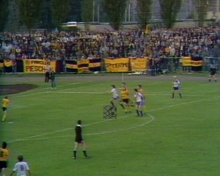 Panorama digital - Unsere Oberliga - Unser Verein - SG Dynamo Dresden - Wir als Fans - Unsere Banner und Fahnen - Saison 1984/85 - Wir bei der BSG Stahl Brandenburg