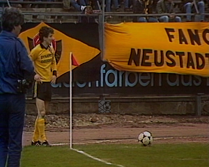 Panorama digital - Unsere Oberliga - Unser Verein - SG Dynamo Dresden - Wir als Fans - Unsere Banner und Fahnen - Saison 1984/85 - Wir beim FC Vorwärts Frankfurt/O.