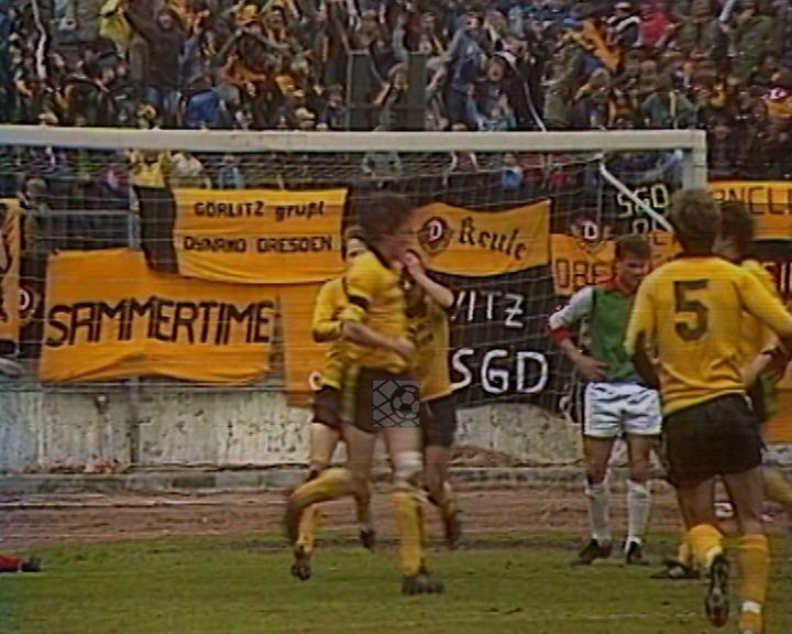 Panorama digital - Unsere Oberliga - Unser Verein - SG Dynamo Dresden - Wir als Fans - Unsere Banner und Fahnen - Saison 1984/85 - Wir beim FC Vorwärts Frankfurt/O.