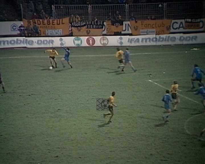 Panorama digital - Unsere Oberliga - Unser Verein - SG Dynamo Dresden - Wir als Fans - Unsere Banner und Fahnen - 85/86
