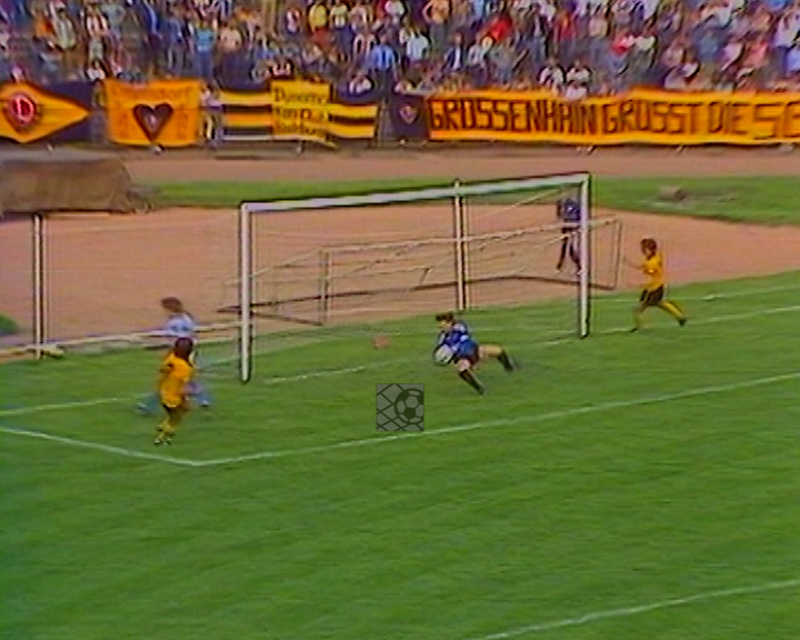 Panorama digital - Unsere Oberliga - Unser Verein - SG Dynamo Dresden - Wir als Fans - Unsere Banner und Fahnen - Saison 1986/87 - Wir bei der BSG Stahl Riesa