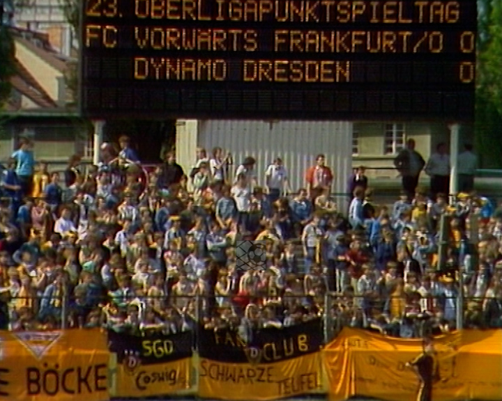Panorama digital - Unsere Oberliga - Unser Verein - SG Dynamo Dresden - Wir als Fans - Unsere Banner und Fahnen - Saison 1987/88 - Wir beim FC Vorwärts Frankfurt/O.