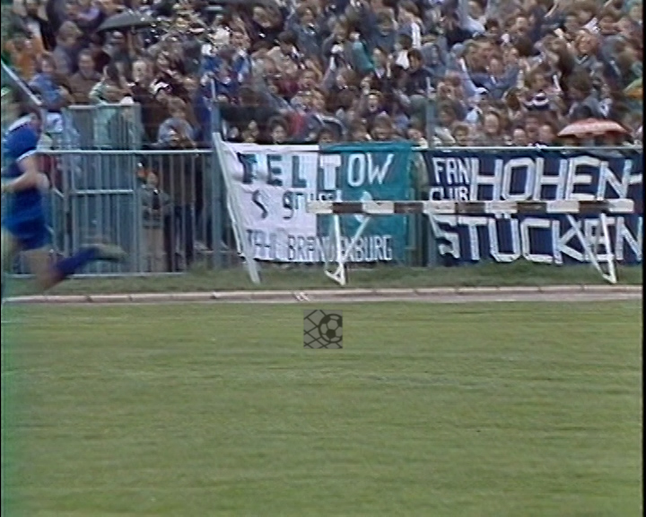Panorama digital - Unsere Oberliga - Unser Verein - BSG Stahl Brandenburg - Wir als Fans - Unsere Banner und Fahnen - Saison 1988/89