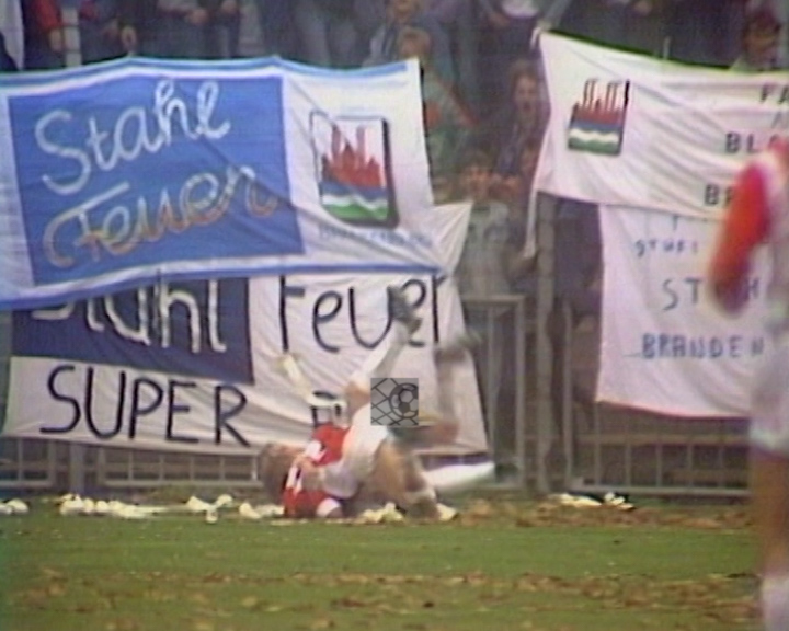 Panorama digital - Unsere Oberliga - Unser Verein - BSG Stahl Brandenburg - Wir als Fans - Unsere Banner und Fahnen - Saison 1988/89 - Wir bei der BSG Energie Cottbus