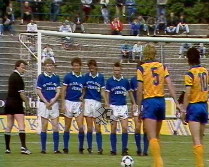 Panorama digital - Unsere Oberliga - Unser Verein - FC Carl Zeiss Jena - Unsere Mannschaften - Saison 1988/89 - Freistoßmauer