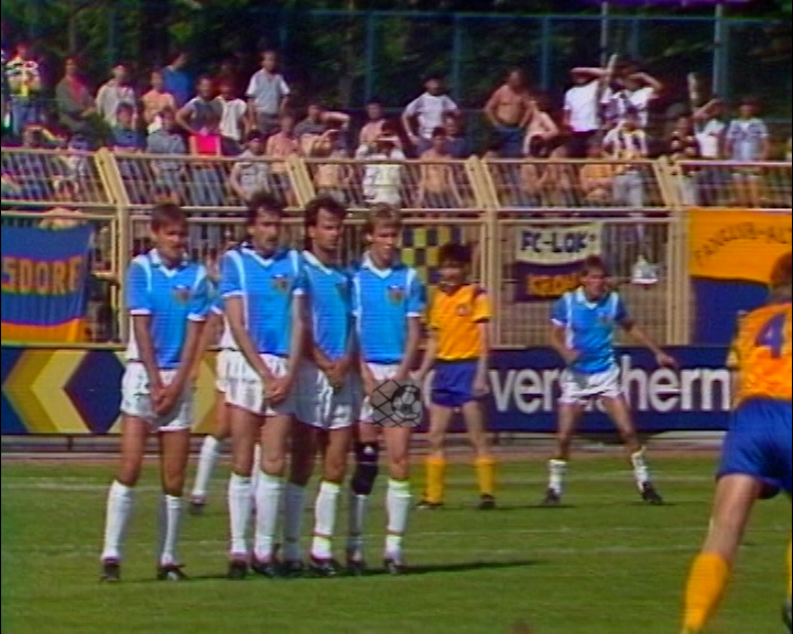 Panorama digital - Unsere Oberliga - Unser Verein - FC Karl Marx Stadt - Unsere Mannschaften - Saison 1988/89 - Freistoßmauer