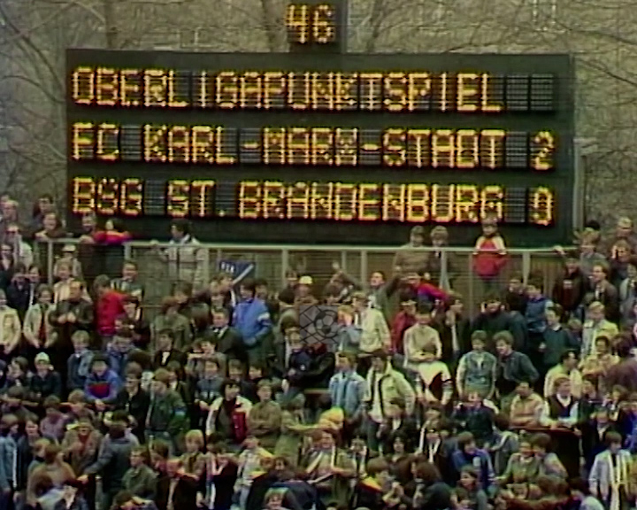 Panorama digital - Unsere Oberliga - Unser Verein - FC Karl Marx Stadt - Unsere Stadien - Dr.-Kurt-Fischer-Stadion - Saison 1985/86 - Anzeigetafel